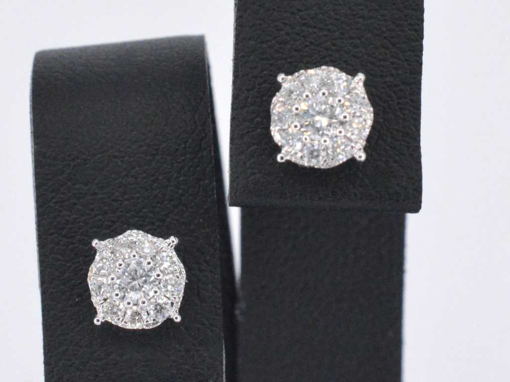 White gold earrings with brilliant-cut diamonds