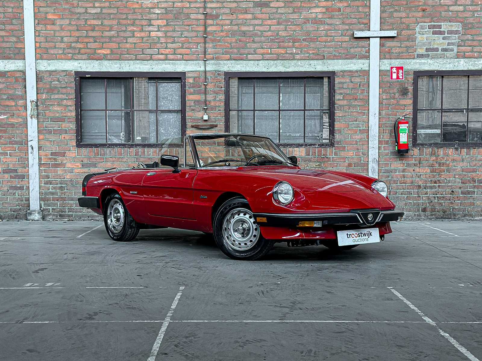 Alfa Romeo Spider 2.0 118pk 1987, NS-842-F