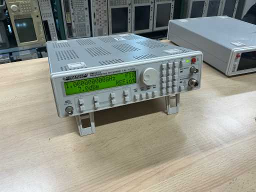 Rohde & Schwarz HM8134-3 Hoogfrequente Synthesizer