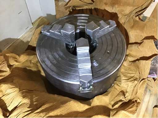 Chuck a tre mascelle