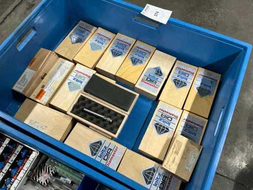 Batch of wood milling cutters