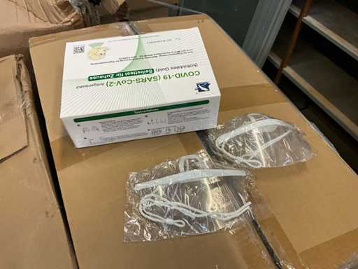 Partei der Gesichtsmasken und Covid-Tests