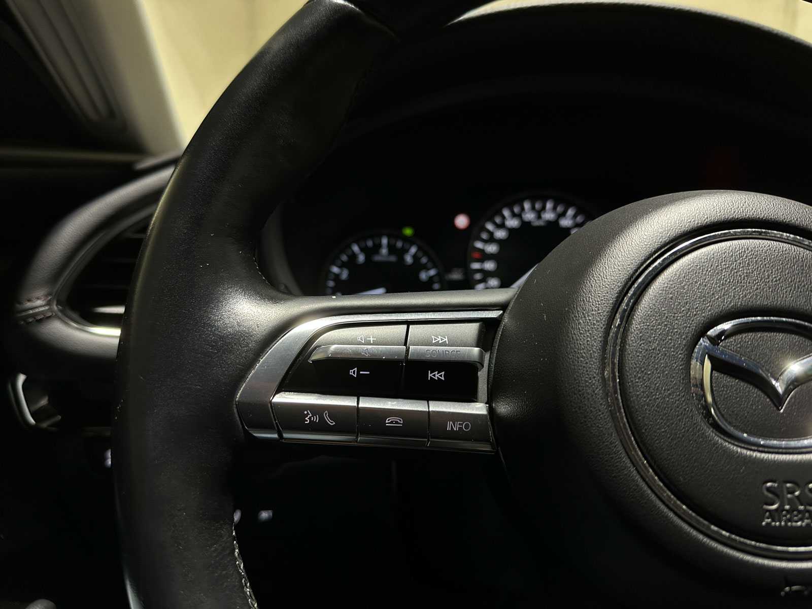 Mazda 3 2.0 e-SkyActiv-X M Hybrid 186 Luxury 186pk 2022 (Origineel-NL & 1 Eigenaar), R-001-LJ