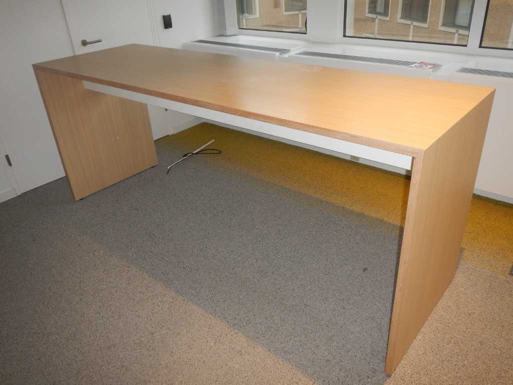 Bartafel/kantinetafel in massief Eik