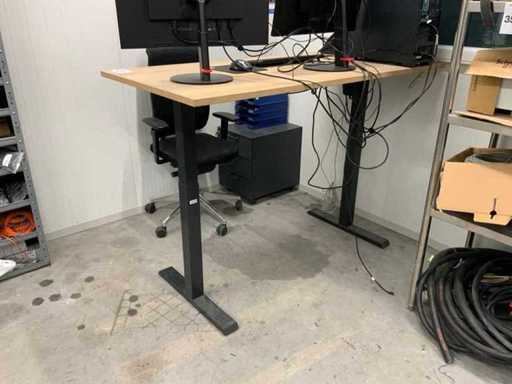 Divers meubles de bureau
