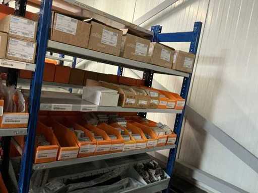 Partij divers installatiemateriaal