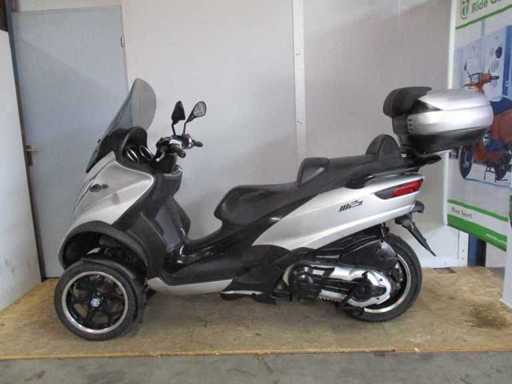 Piaggio MP3 - Driewieler motorscooter - Sport 500 ABS/ASR - Motorcycle