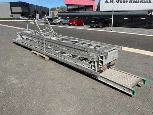 Layher-Aluminium-Trupf-/Gerüstkonsolensystem