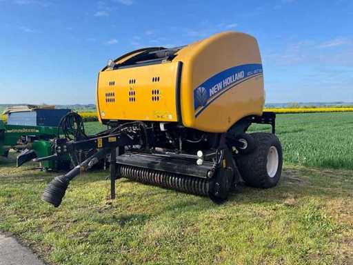 2014 New Holland Roll-Belt 150 Cropcutter Presse à balles rondes