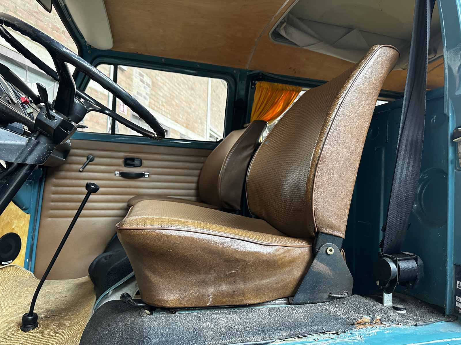 Volkswagen 23-517 Camper 1973, 07-YB-44