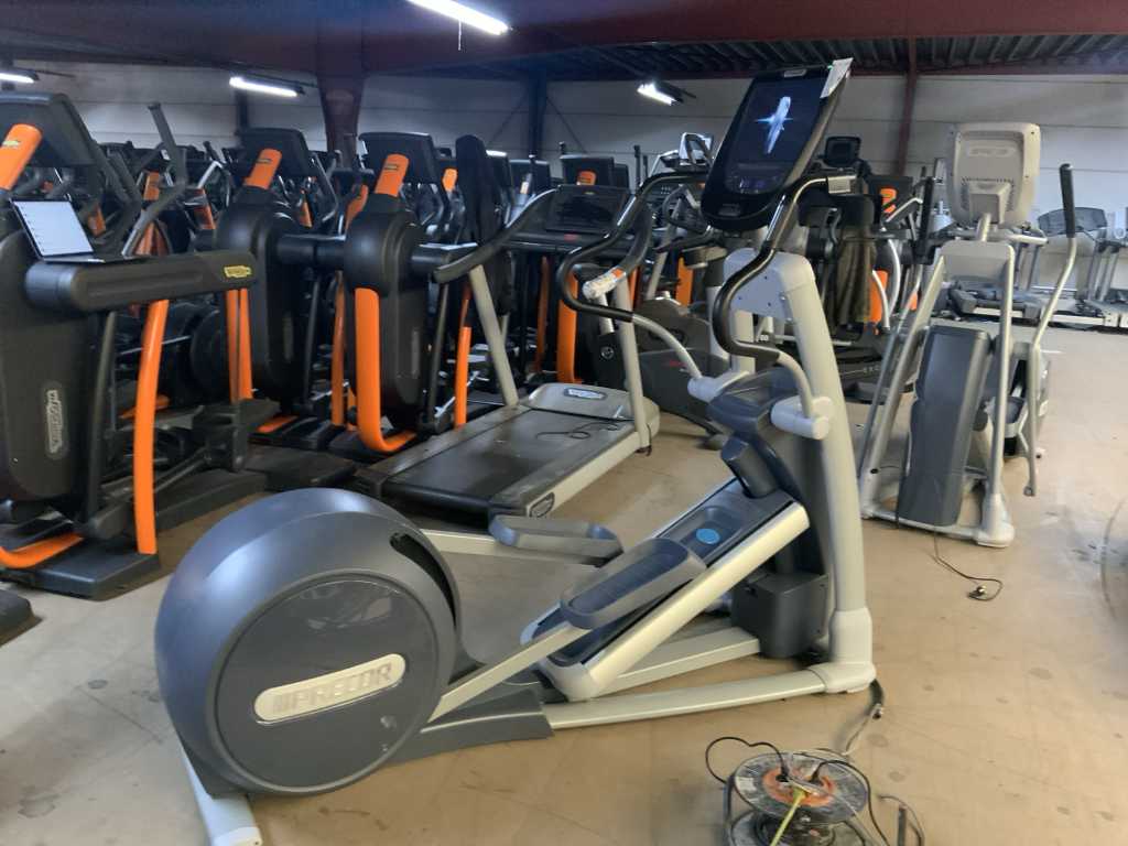 Precor 885 P80 Crossramp Crosstrainer