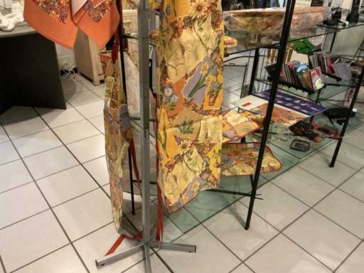  Diverse keukenbenodigdheden decor Floral tapestry