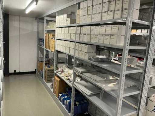 Lot de diverse echipamente de instalare