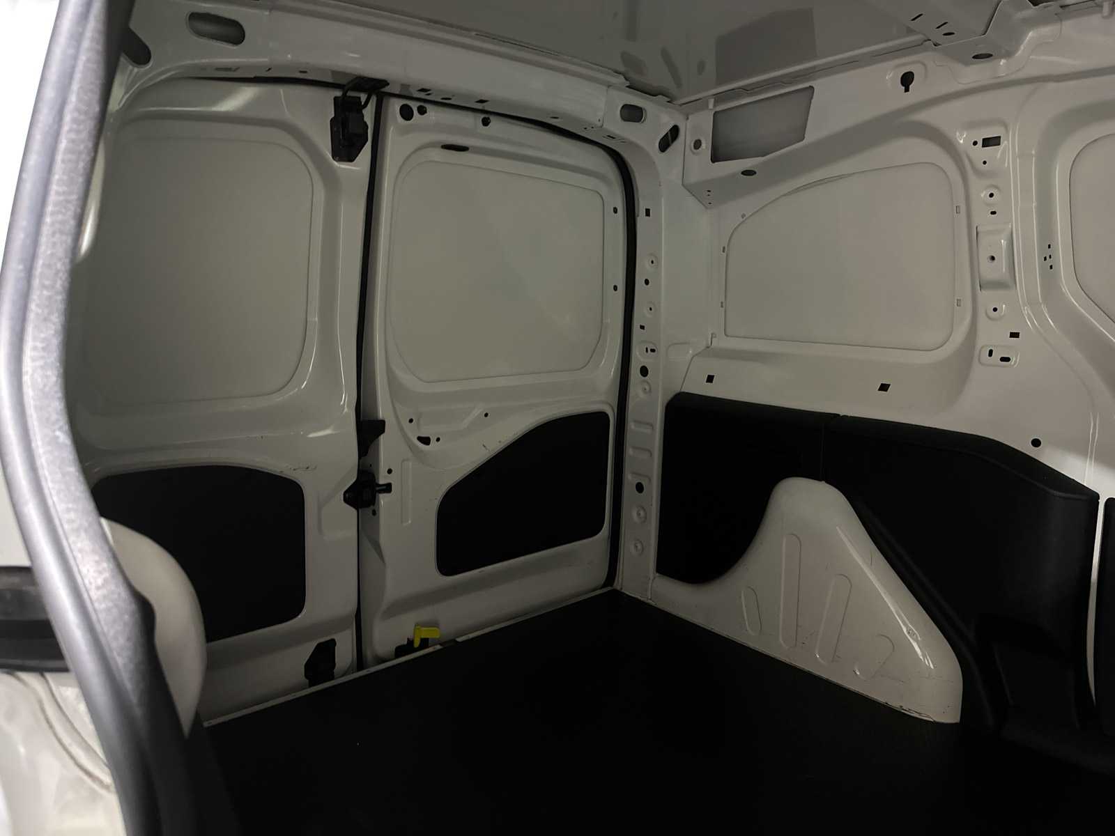 Peugeot Partner 120 1.6 BlueHDi 75 L1 Premium Pack 75pk 2018 (Origineel-NL & 1e Eigenaar), V-700-SK