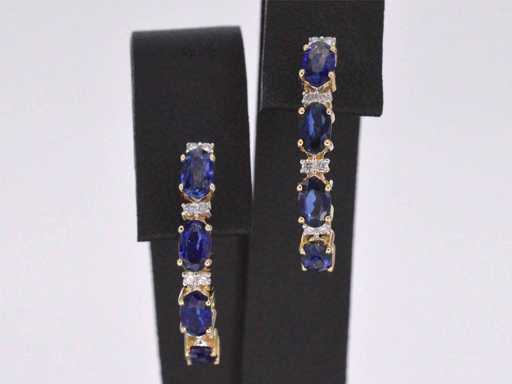 Złote kolczyki z diamentami i szafirem