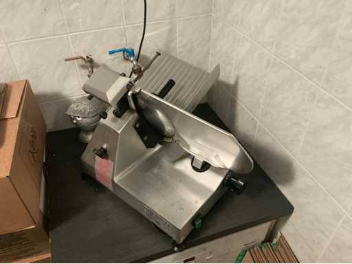 Trancheuse à viande machines générales 300 Autre transformation de la viande