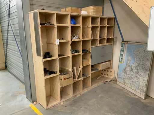 Workshop cabinet