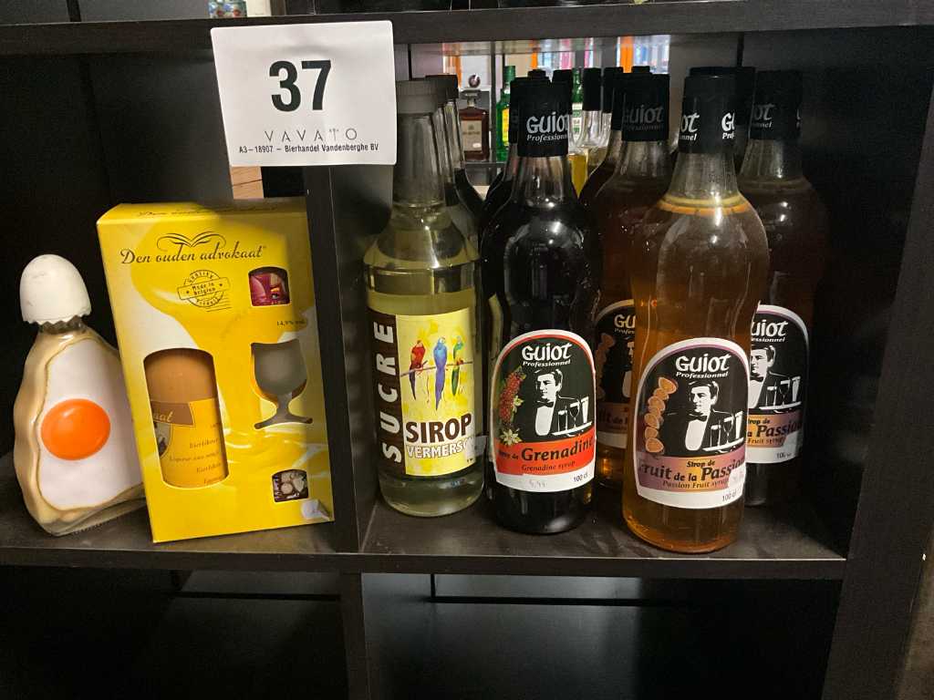 Plm 12 diverse flessen siroop