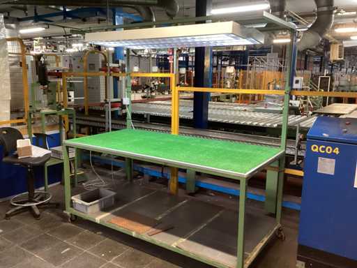 Workbench with light on wheels