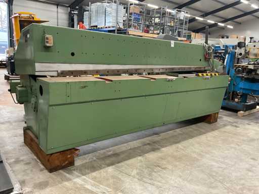 1978 Wieger ESW/25/30/30 Guillotine Scissors