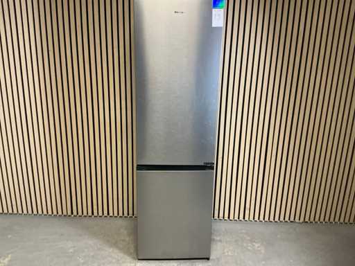 Hisense RB440N4ACA. Freistehende Kühl-Gefrierkombination