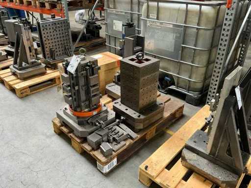 Assortment of tensioning towers (3x)
