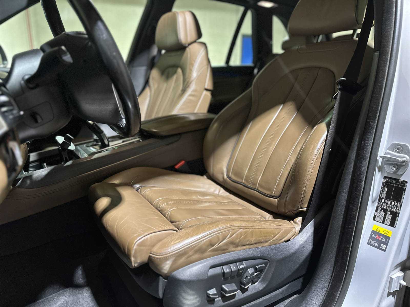 BMW xDrive40e iPerformance High Executive -individual- F15 313pk 2016, R-711-DS