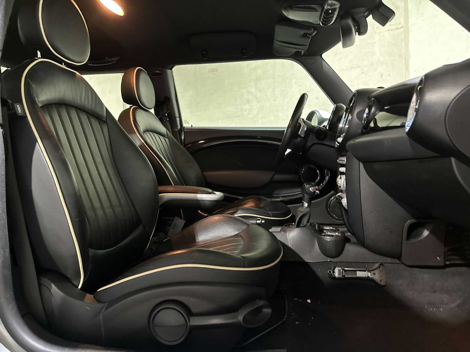 Mini Cooper S -AUTOMAAT- 1.6 174pk 2010, 29-LDD-3