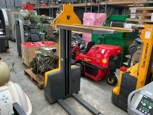 2007 Jungheinrich EMC110 Stacker