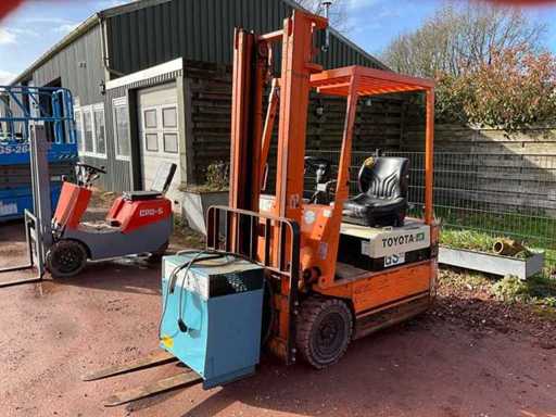 1998 Toyota 2FBE13 Forklift