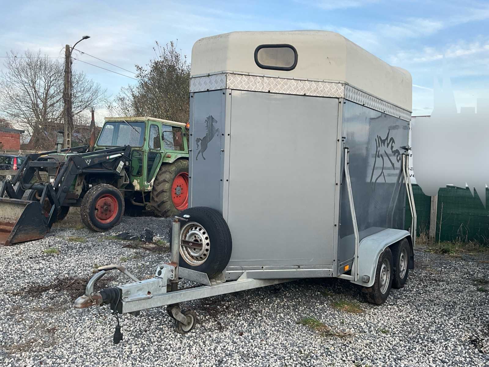 2003 GTF – Horse trailer