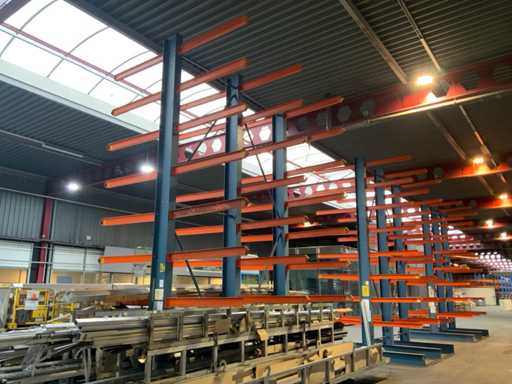 Doppelseitiges Auslegergestell (2x)