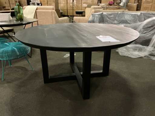 Booming Dining Table (150 Ø cm)