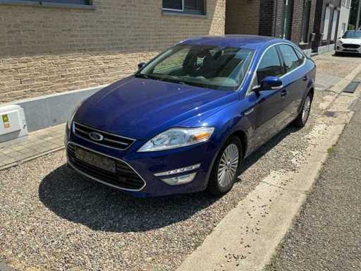 Mașina de pasageri Ford Mondeo Titanium 2014
