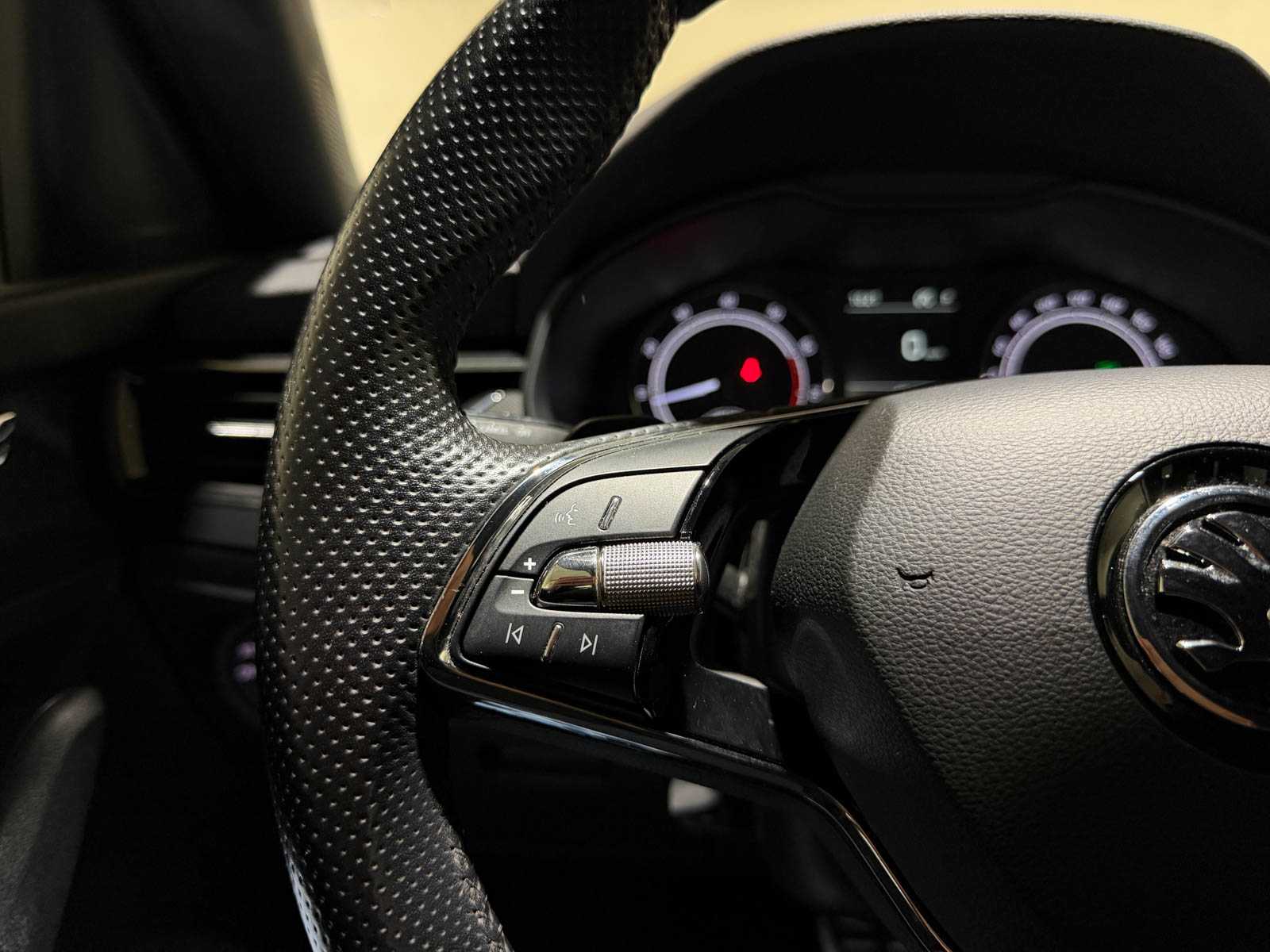 Skoda Kamiq 1.5 TSI ACT Sport Business 150 PS 2021 Automatik (Original-NL), R-487-GS