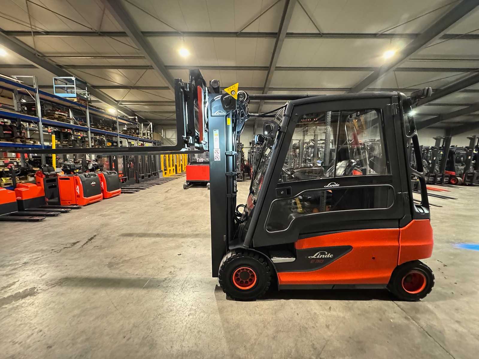 2018 Service + UVV 12/2026 Linde E25L 2.500kg 3.+4. Valve Fork Adjuster Triplex 476cm Electric Forklift Forklift 14.629 hours