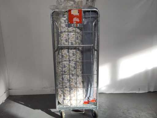 Rolcontainer met diverse producten