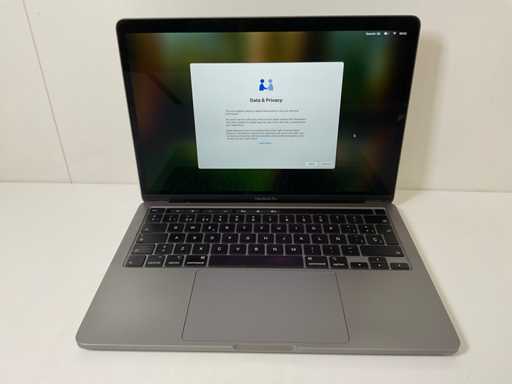Apple MacBook Pro 13,3", Core(TM) i7 10. Generation, 16 GB RAM, 500 GB NVMe Laptop