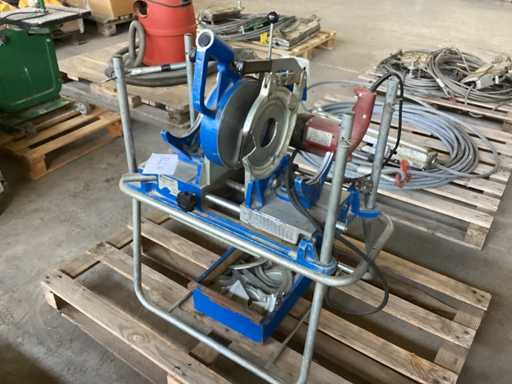 Plastic pipe welding machine