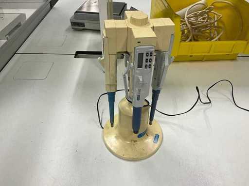 Pachetul de pipete electronice Biohit Proline