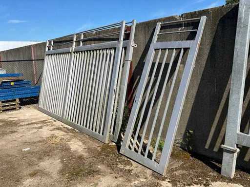 Double swing gate