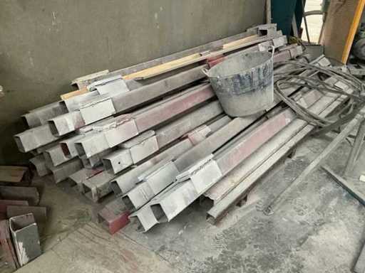 Charge von Metallröhrenprofilen