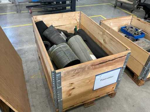 Lote de caucho en lámina en un rollo