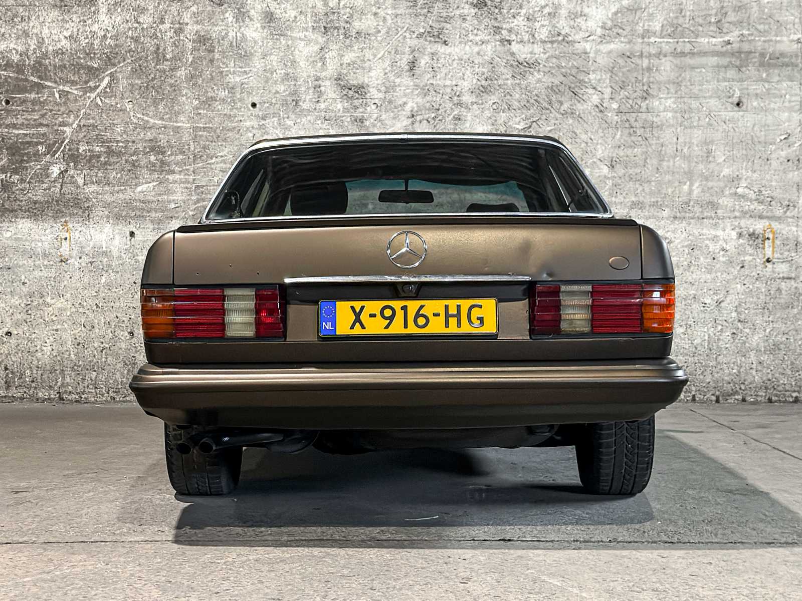 Mercedes-Benz SE W126 107pk 1982, X-916-HG