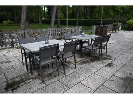 Sediamo-Terrassenset besteht aus 19 Terrassentischen und 76 Terrassenstühlen