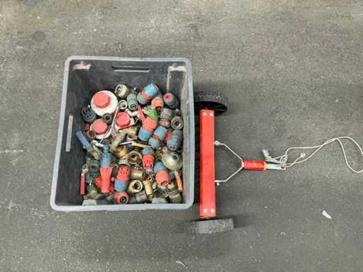 Batch of sanitary fittings