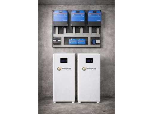 Système de stockage triphasé Victron Energy – MultiPlus-II 3× 5 kVA avec batterie LFP de 30 kWh