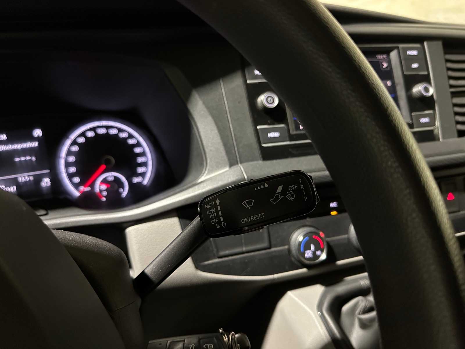 Volkswagen Transporter 2.0 TDI L1H1 28 90pk 2021, VLF-37-F Bedrijfswagen