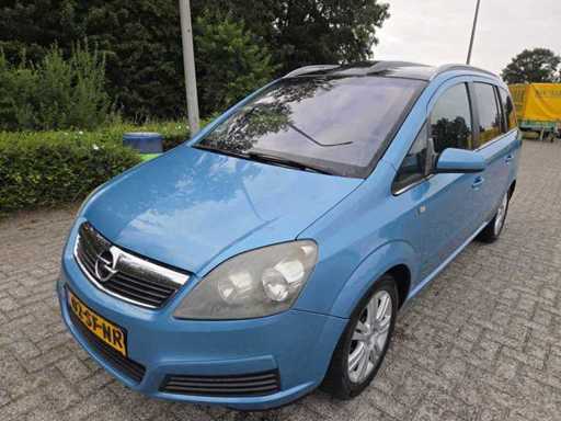 2005 Opel Zafira 2.2 AUTOMAAT Cosmo Personenauto