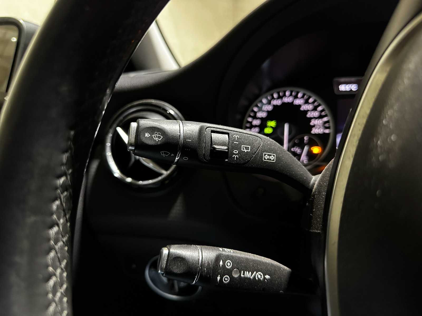 Mercedes-Benz A180 4U3 A-klasse 121pk 2013 (Origineel-NL), 8-SRR-41